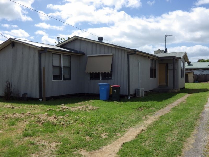 11 Batten Street, Seymour VIC 3660
