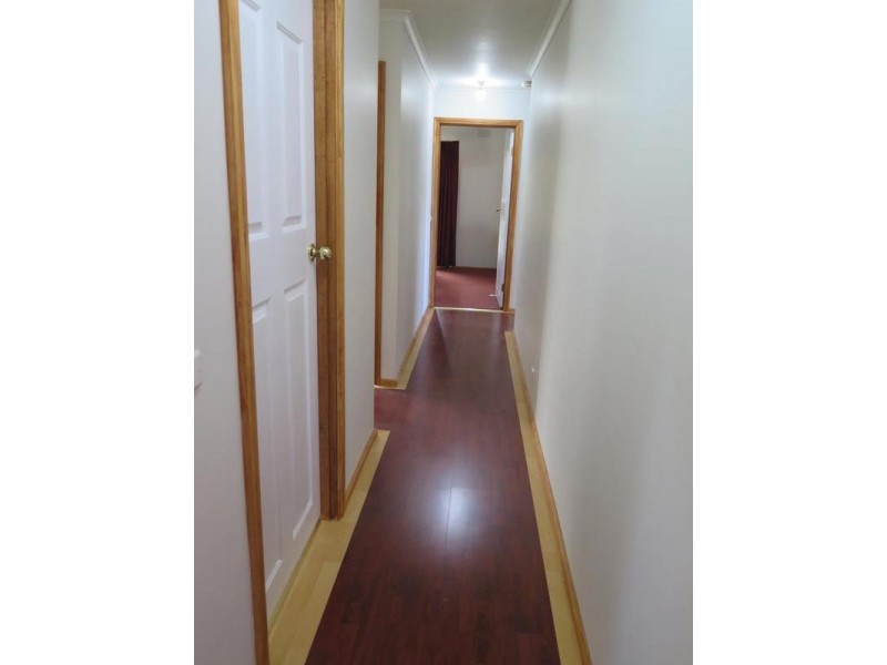 16 Priestley Crescent, Seymour VIC 3660