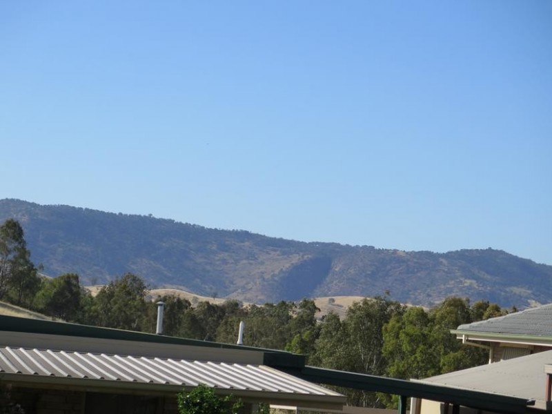 16 Priestley Crescent, Seymour VIC 3660