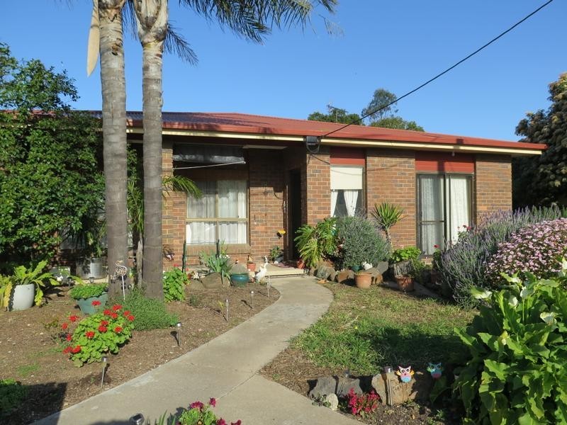18 Moyle Cres, Seymour VIC 3660