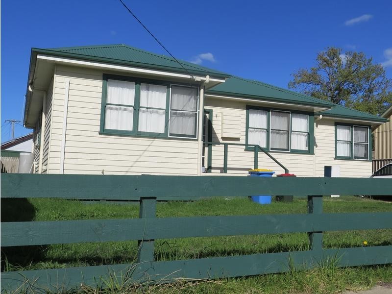 4 Howe Street, Seymour VIC 3660