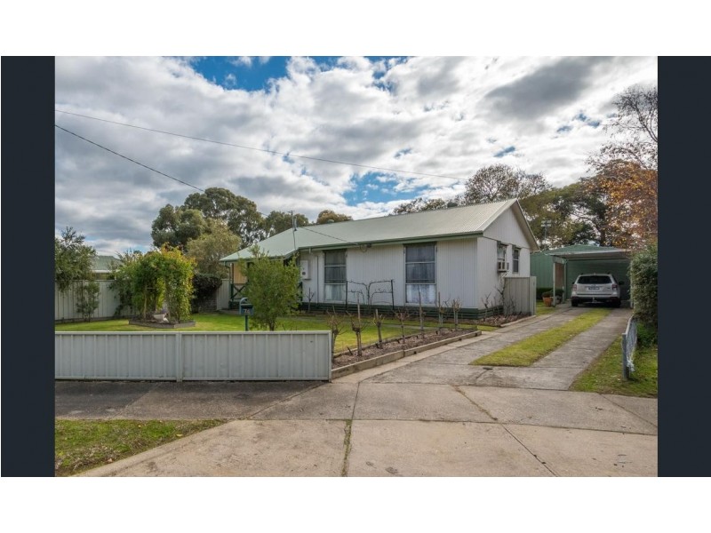 74 Martindale Crescent, Seymour VIC 3660