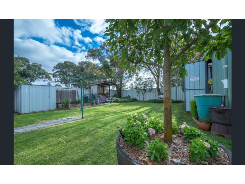 74 Martindale Crescent, Seymour VIC 3660