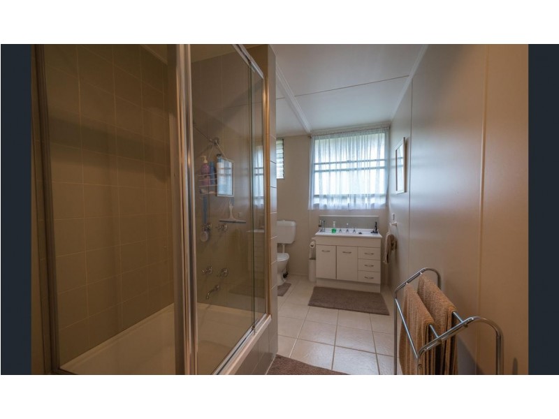 74 Martindale Crescent, Seymour VIC 3660