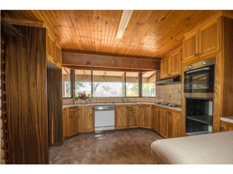 205 Highlands Road, Seymour VIC 3660