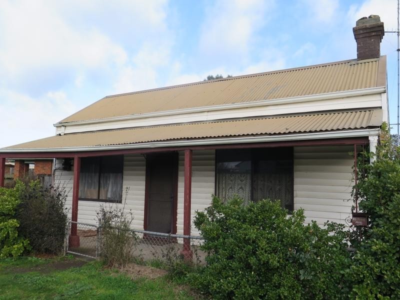 39 Oak Street, Seymour VIC 3660