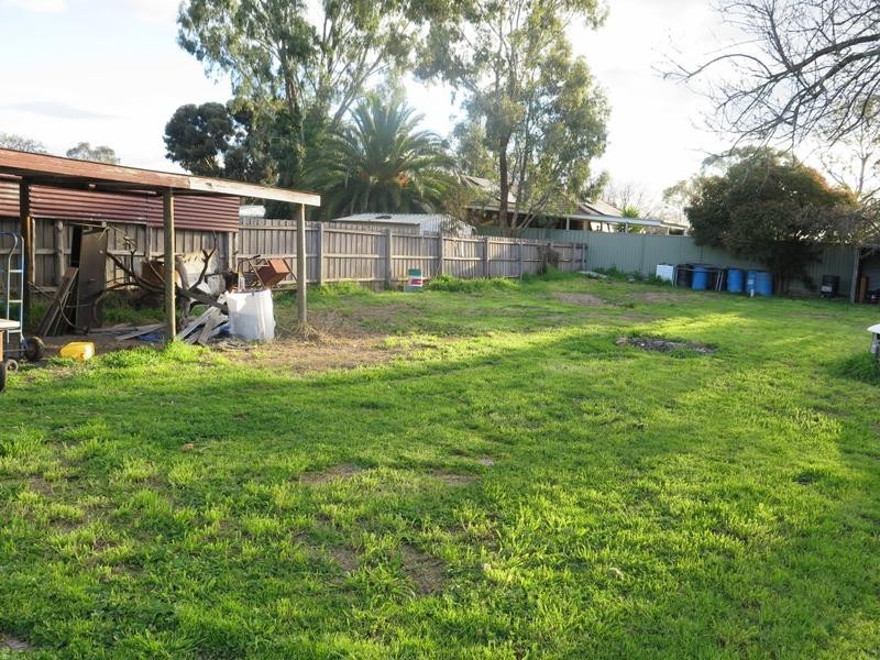 39 Oak Street, Seymour VIC 3660