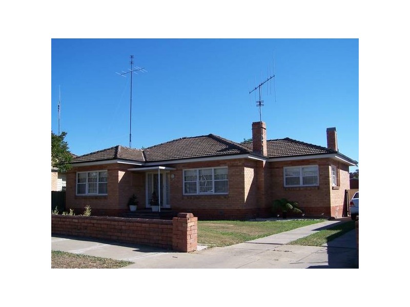 35 Loco Street, Seymour VIC 3660