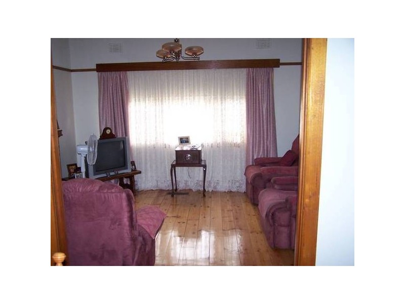 35 Loco Street, Seymour VIC 3660