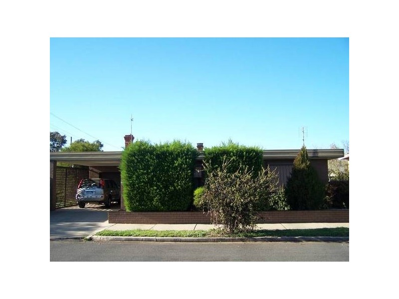 52 Anzac Avenue, Seymour VIC 3660
