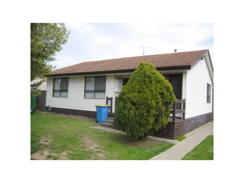 27 Howe Street, Seymour VIC 3660