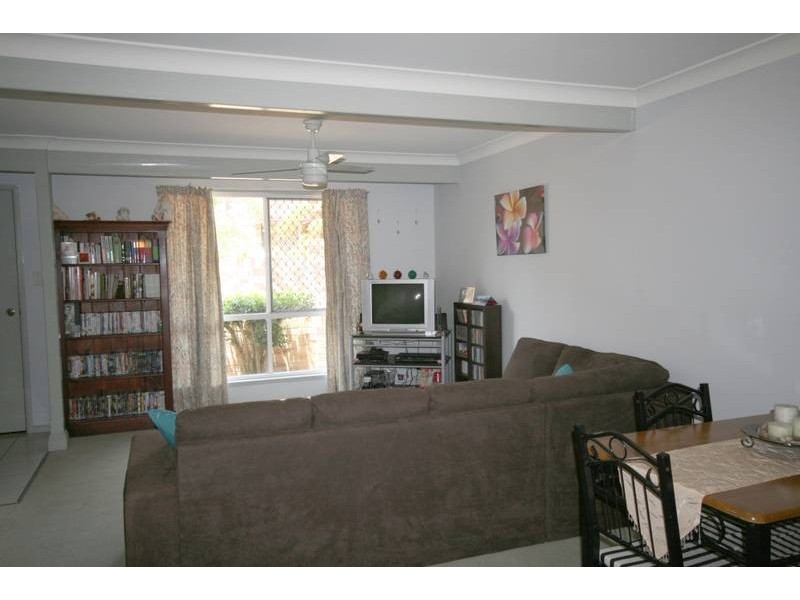 27,/3809 Pacific Highway, Tanah Merah QLD 4128