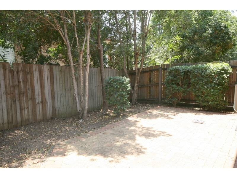 27,/3809 Pacific Highway, Tanah Merah QLD 4128