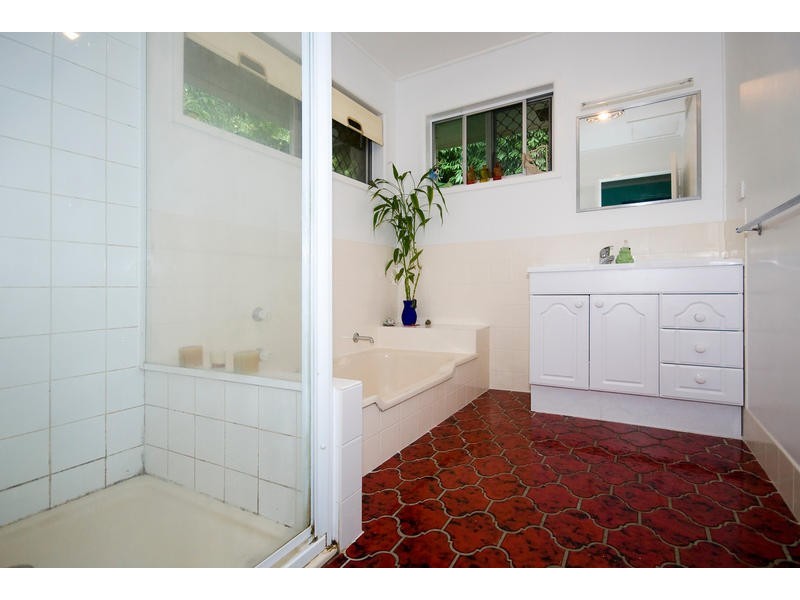 35-37 Leslie Parade, Slacks Creek QLD 4127