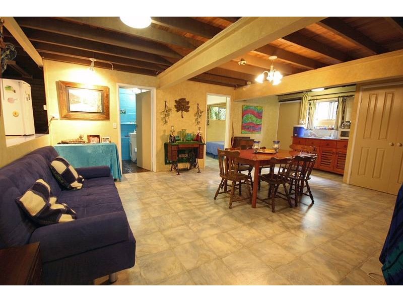 35-37 Leslie Parade, Slacks Creek QLD 4127