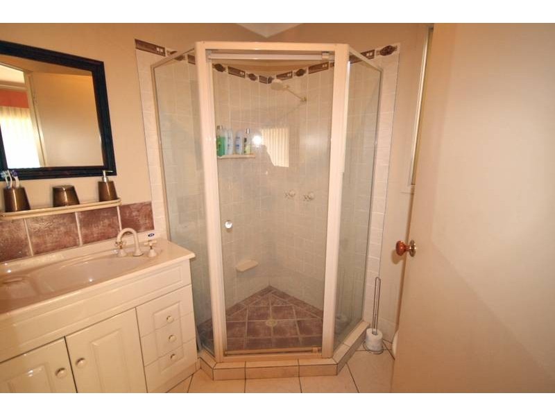 3 Minnie Place, Windaroo QLD 4207