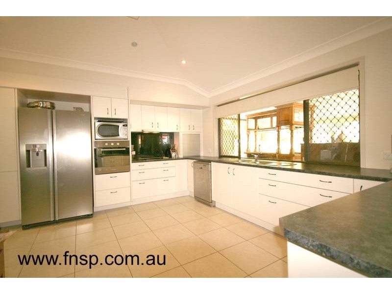 3 Parkview Crescent, Shailer Park QLD 4128