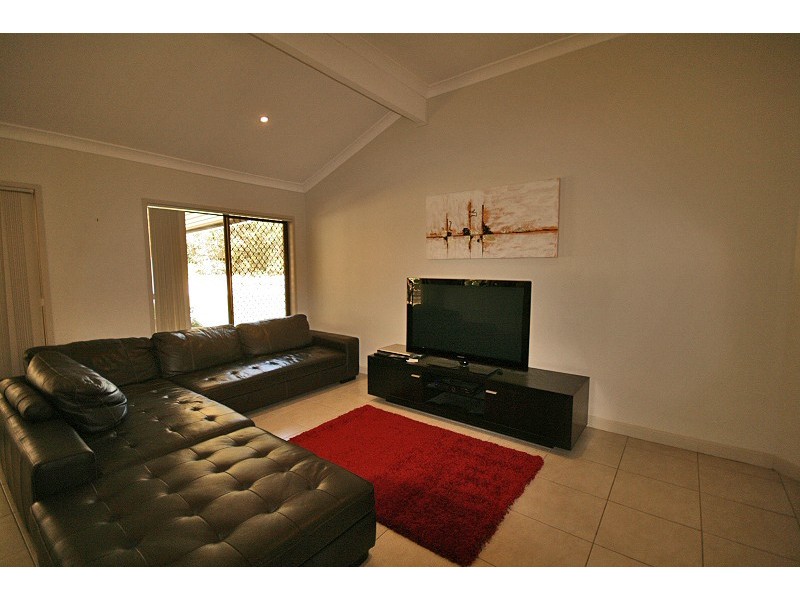 3 Parkview Crescent, Shailer Park QLD 4128