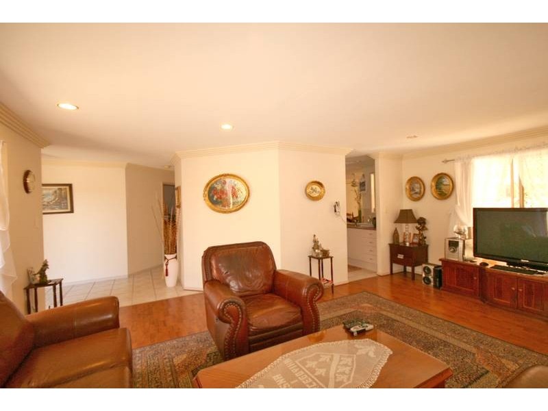 14 Seletar Place, Tanah Merah QLD 4128