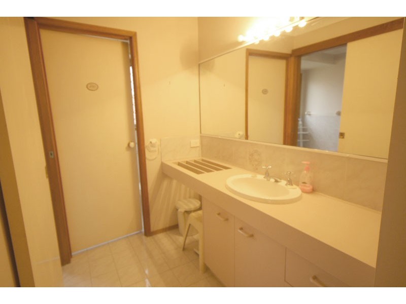 52 John Paul Drive, Daisy Hill QLD 4127