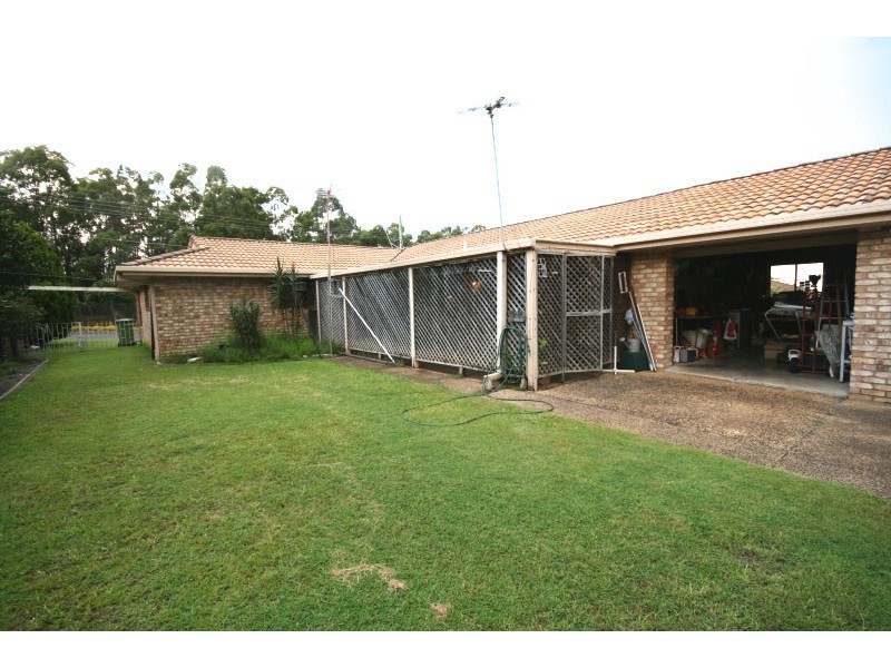 52 John Paul Drive, Daisy Hill QLD 4127