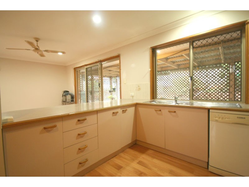 52 John Paul Drive, Daisy Hill QLD 4127