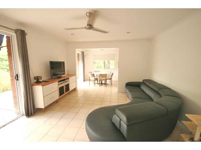 26 Leslie Parade, Slacks Creek QLD 4127