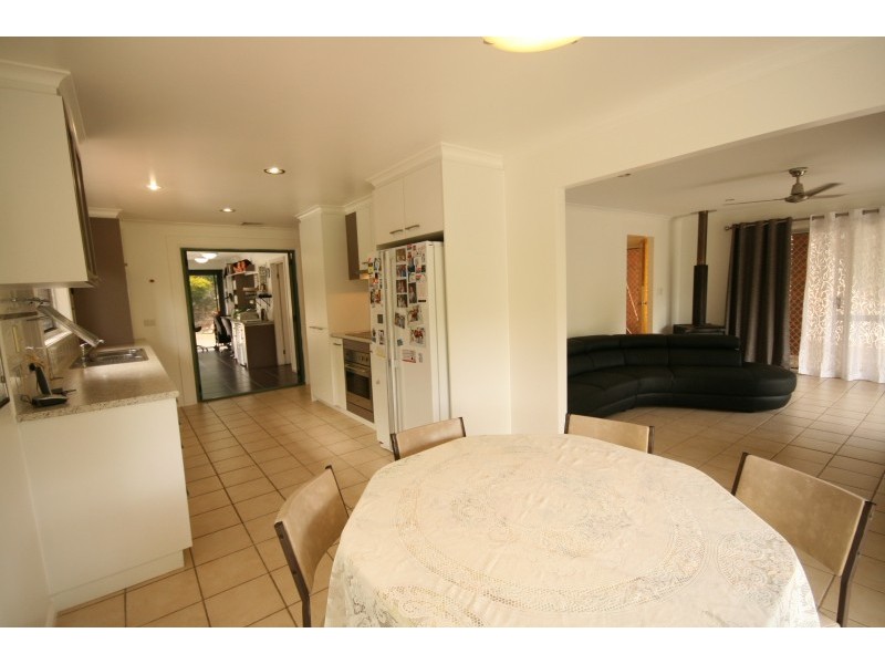 26 Leslie Parade, Slacks Creek QLD 4127