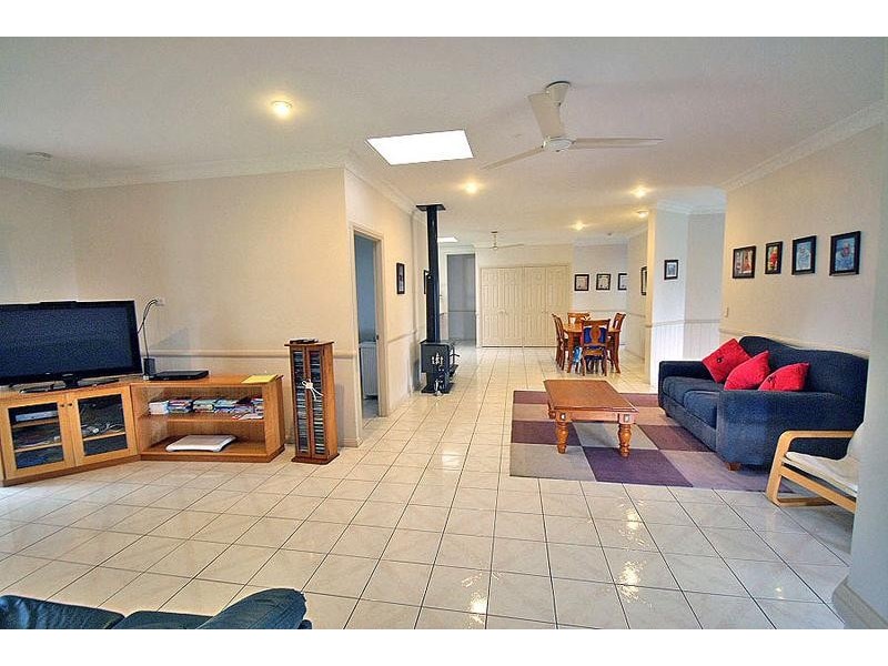 145 Barokee Drive, Tanah Merah QLD 4128