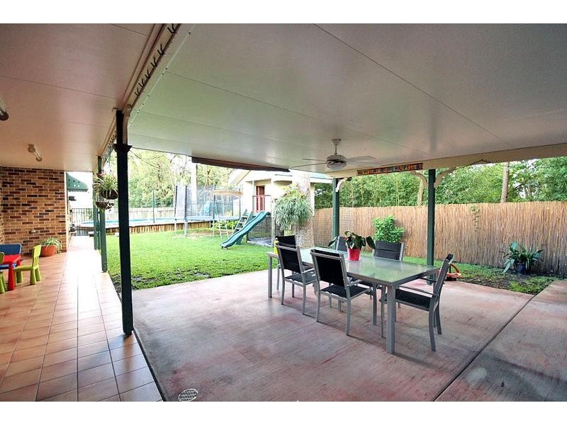 145 Barokee Drive, Tanah Merah QLD 4128