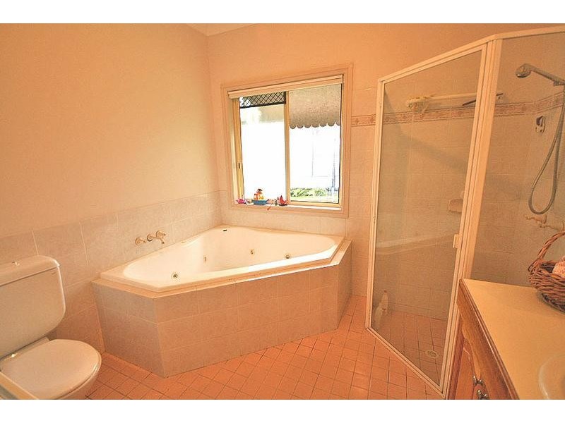 145 Barokee Drive, Tanah Merah QLD 4128