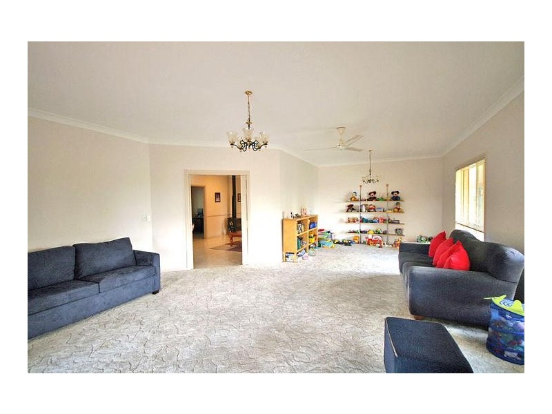 145 Barokee Drive, Tanah Merah QLD 4128