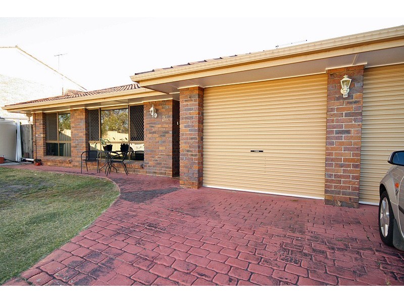 31 Cowra Street, Tanah Merah QLD 4128