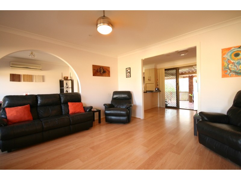31 Cowra Street, Tanah Merah QLD 4128