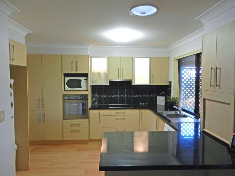 31 Cowra Street, Tanah Merah QLD 4128