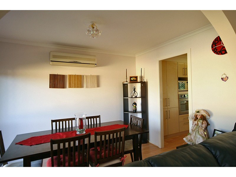 31 Cowra Street, Tanah Merah QLD 4128