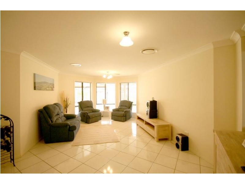 10 Fuller Avenue, Meadowbrook QLD 4131