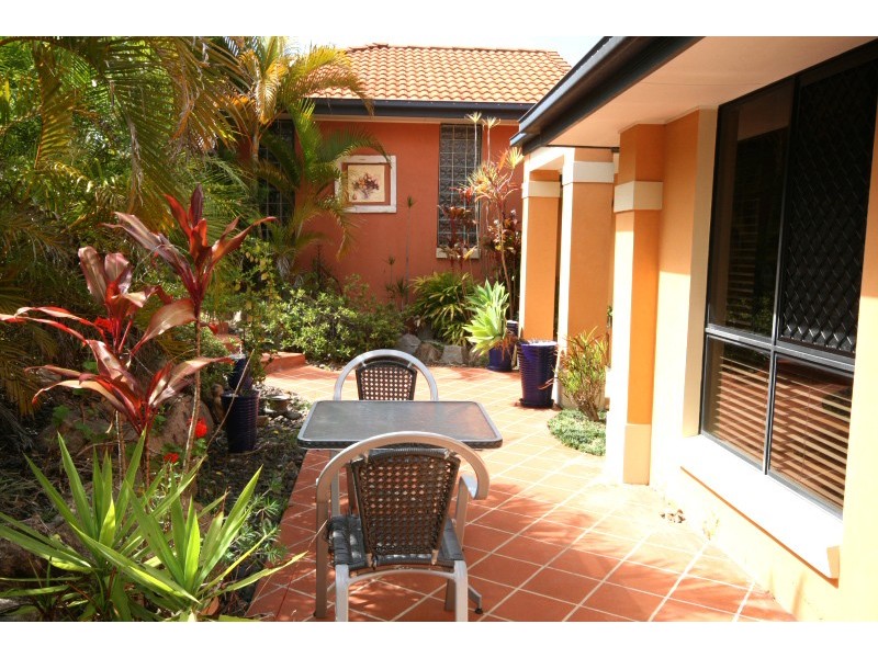 18 Mingah Crescent, Shailer Park QLD 4128