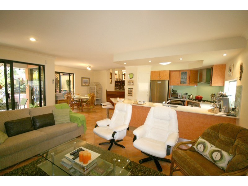 18 Mingah Crescent, Shailer Park QLD 4128