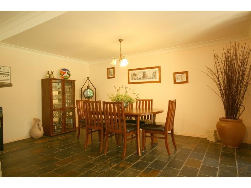 18 Cowra Street, Tanah Merah QLD 4128