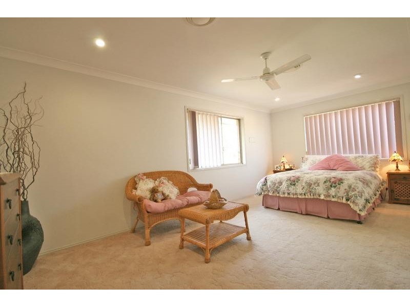 18 Cowra Street, Tanah Merah QLD 4128