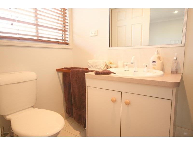 18 Cowra Street, Tanah Merah QLD 4128