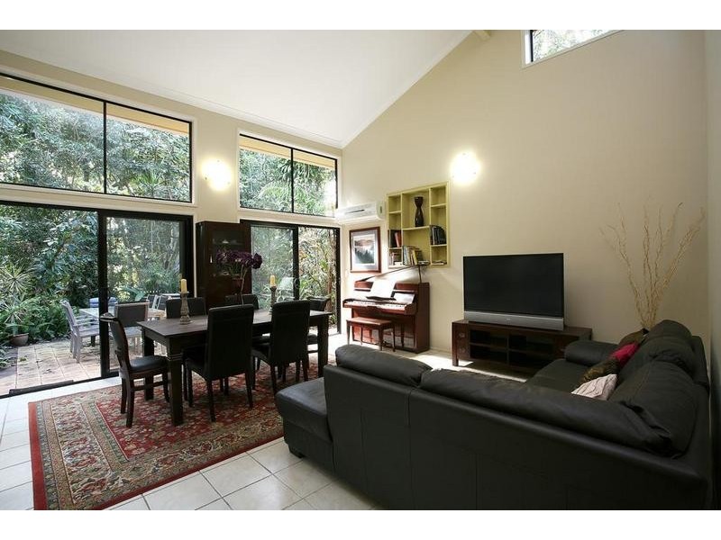 15 Oak Street, Shailer Park QLD 4128