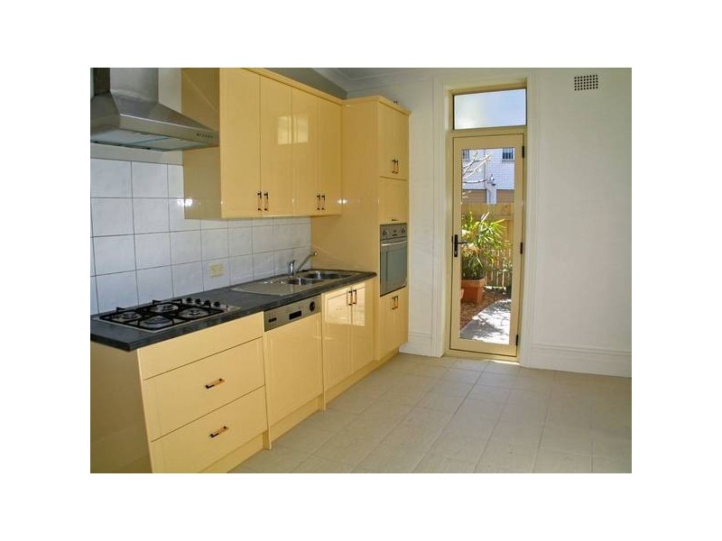 8 Anzac Parade LEASED BY MICHAEL MURRAY IN FIRST INSPECTION!!!!!, Kensington NSW 2033