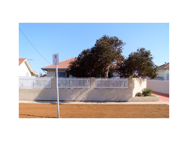 39 Whitfield Street, Beachlands WA 6530