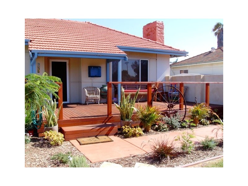 39 Whitfield Street, Beachlands WA 6530