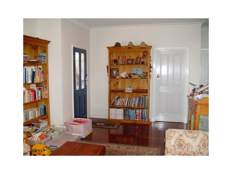 39 Whitfield Street, Beachlands WA 6530