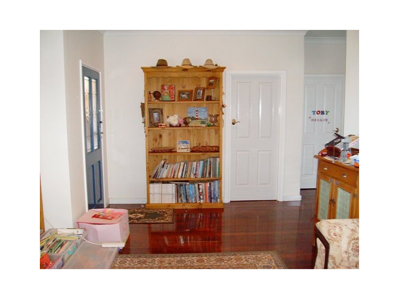 39 Whitfield Street, Beachlands WA 6530