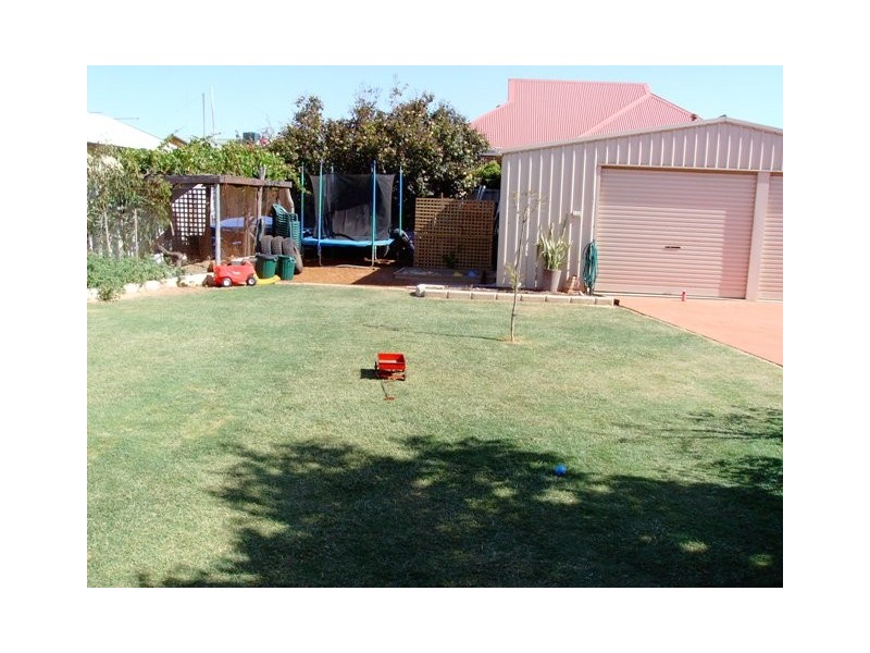 39 Whitfield Street, Beachlands WA 6530