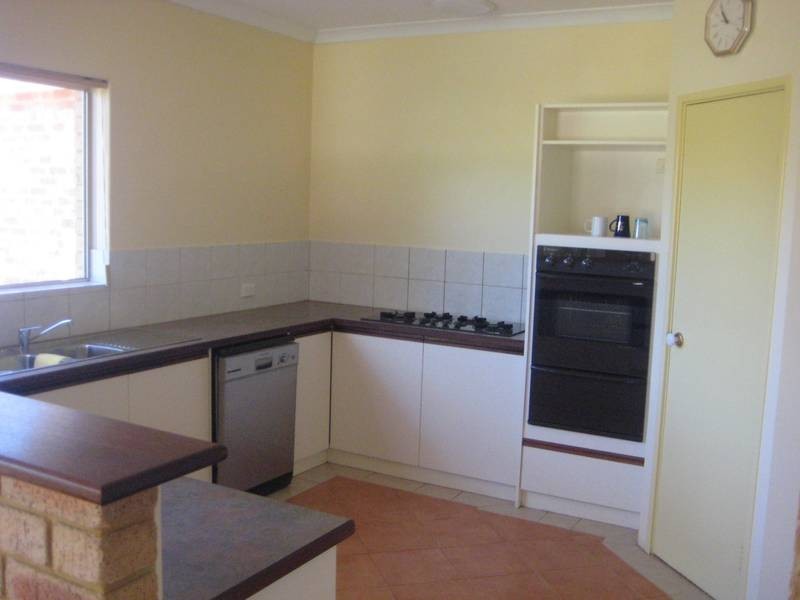 25 Waterfront Circle, Drummond Cove WA 6532